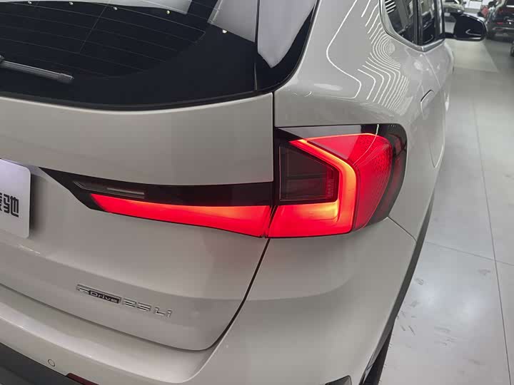 Фото 10 - BMW X1