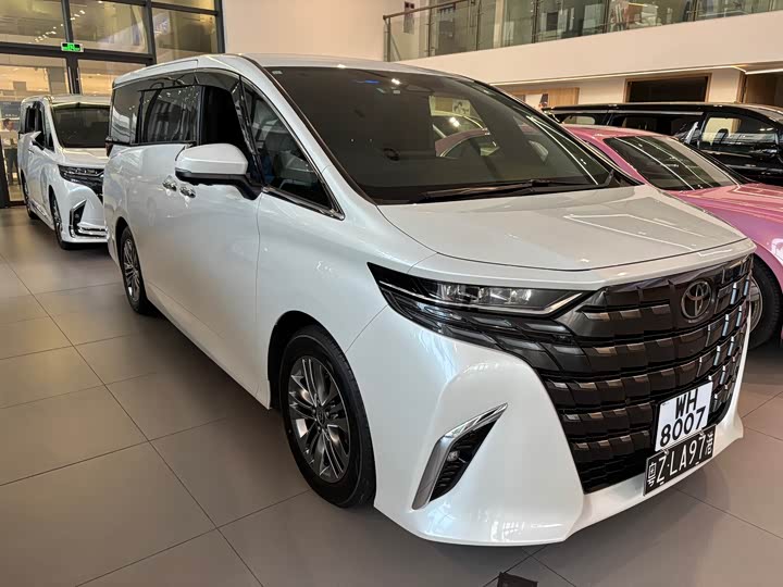 Фото 3 - Toyota Alphard