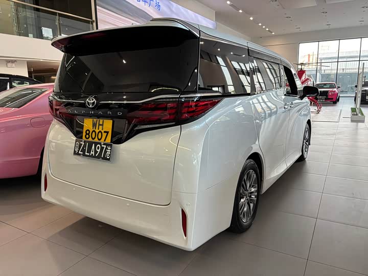 Фото 6 - Toyota Alphard
