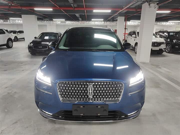 Фото 3 - Lincoln Corsair