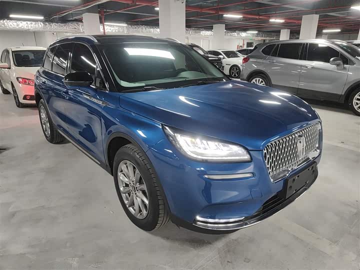 Фото 4 - Lincoln Corsair