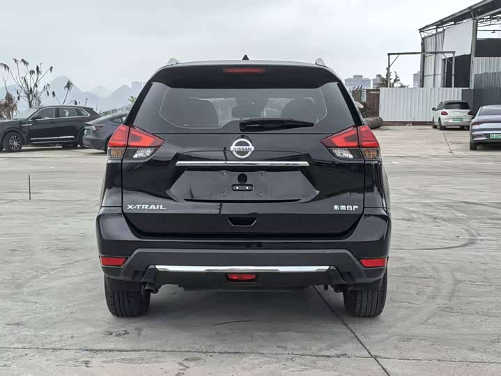 Фото 12 - Nissan X-Trail