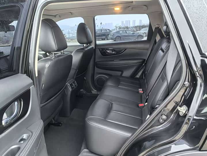 Фото 8 - Nissan X-Trail