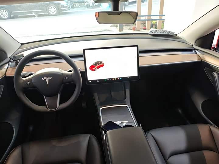 Фото 10 - Tesla Model Y