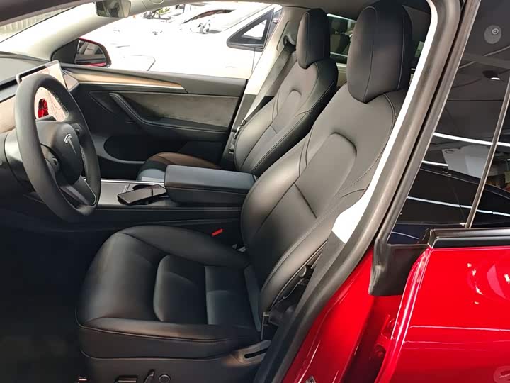 Фото 15 - Tesla Model Y