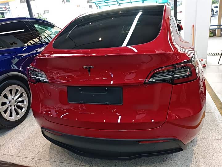 Фото 6 - Tesla Model Y