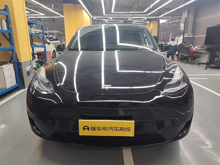 Фото 3 - Tesla Model Y