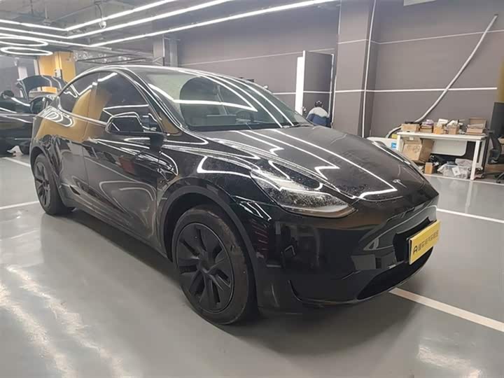 Фото 4 - Tesla Model Y