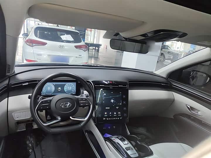 Фото 10 - Hyundai Tucson L