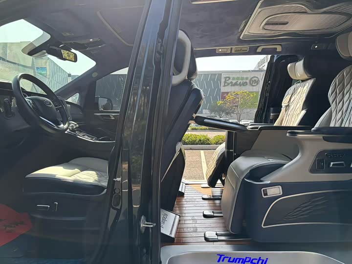 Фото 4 - GAC Trumpchi M8