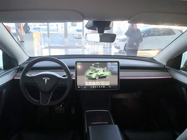 Фото 10 - Tesla Model Y