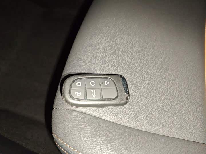 Фото 9 - Toyota Frontlander