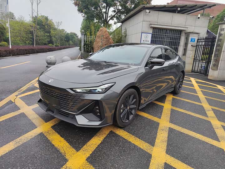 Фото 1 - Changan UNI-V