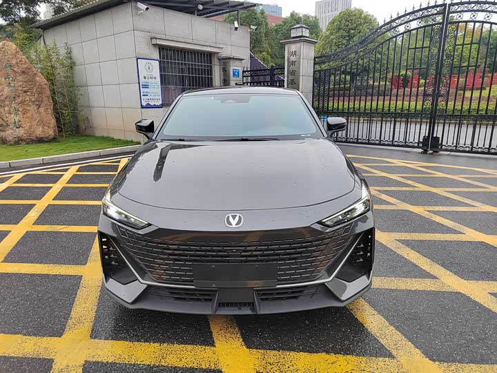 Фото 2 - Changan UNI-V