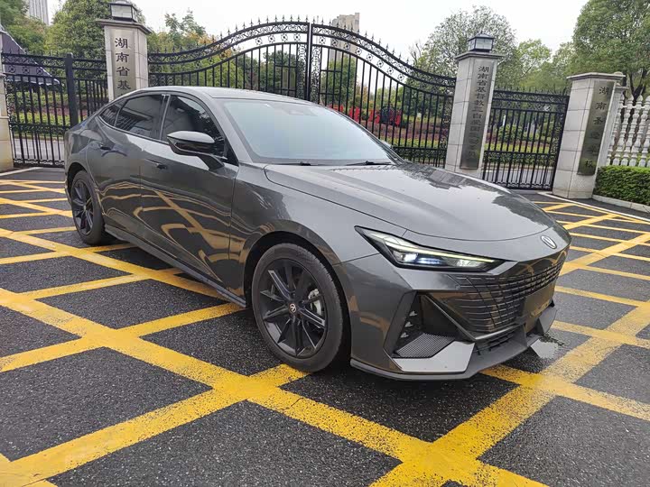 Фото 3 - Changan UNI-V