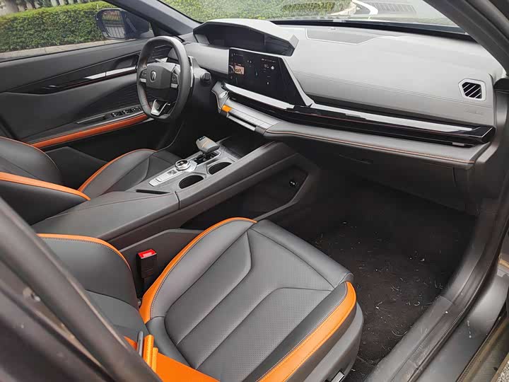 Фото 4 - Changan UNI-V