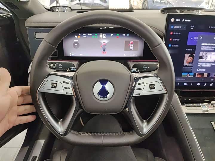 Фото 11 - Denza Z9