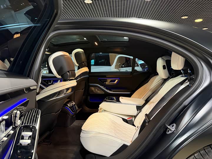 Фото 9 - Mercedes-Benz S-Class