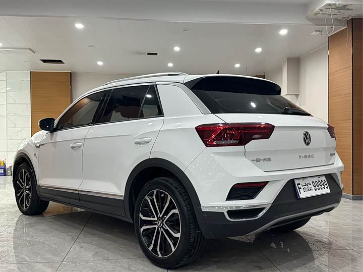 Фото 4 - Volkswagen T-Roc