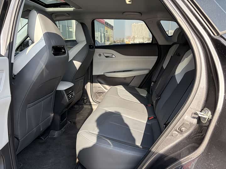 Фото 7 - Changan UNI-Z Hybrid