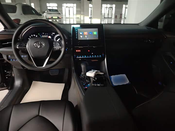 Фото 10 - Toyota Avalon