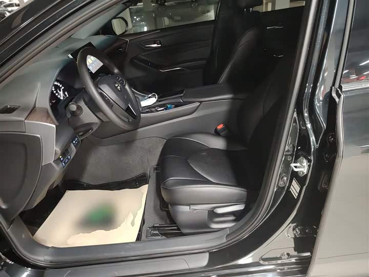 Фото 15 - Toyota Avalon