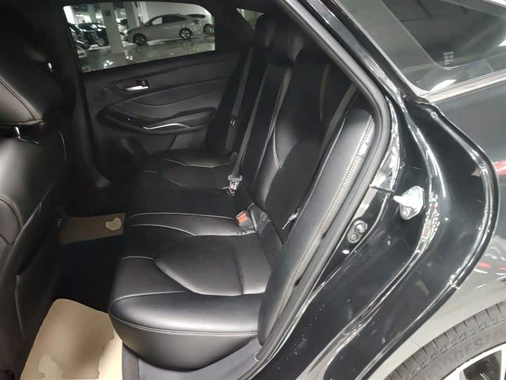 Фото 17 - Toyota Avalon