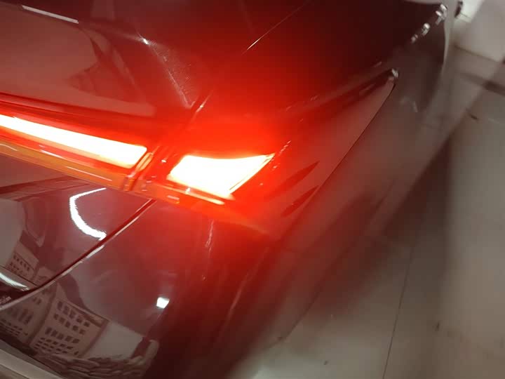 Фото 8 - Toyota Avalon