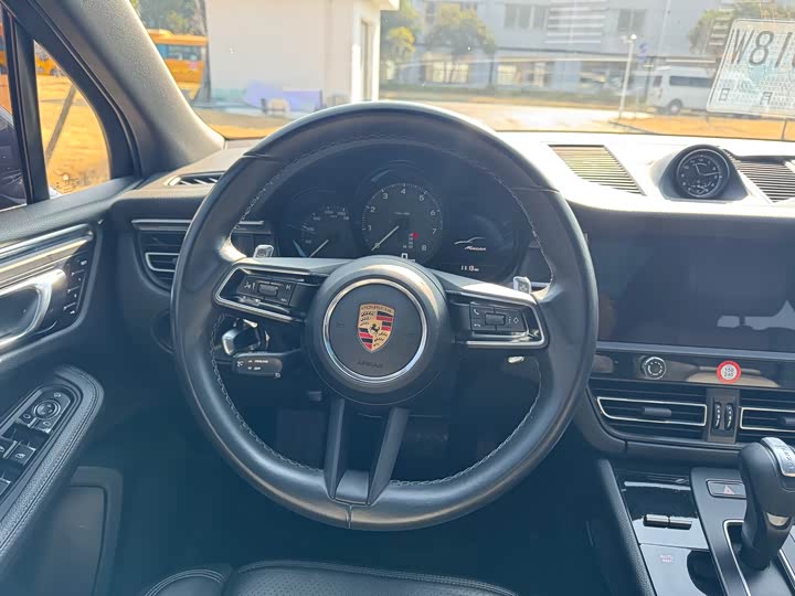 Фото 15 - Porsche Macan