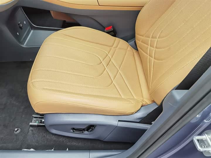 Фото 20 - Geely Galaxy Starship 7