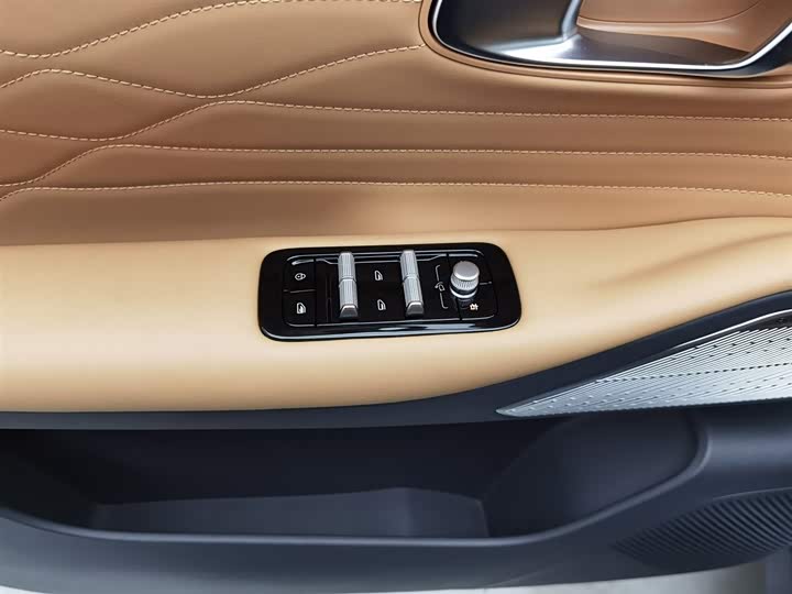 Фото 9 - Geely Galaxy Starship 7