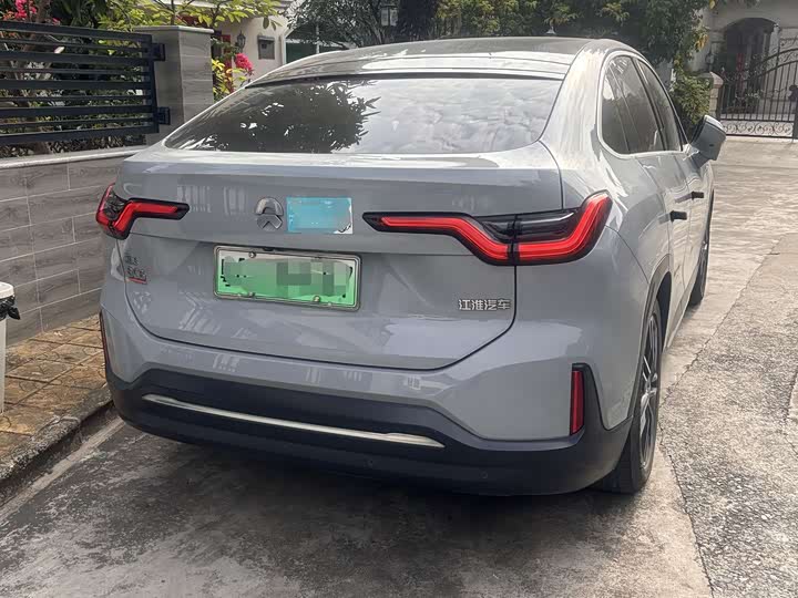 Фото 10 - Nio EC6