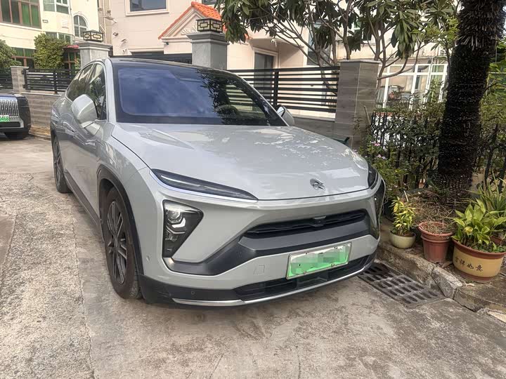 Фото 3 - Nio EC6