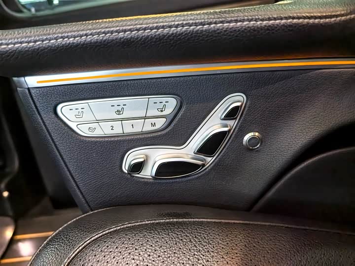 Фото 11 - Mercedes-Benz V-Class