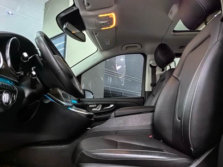 Фото 6 - Mercedes-Benz V-Class