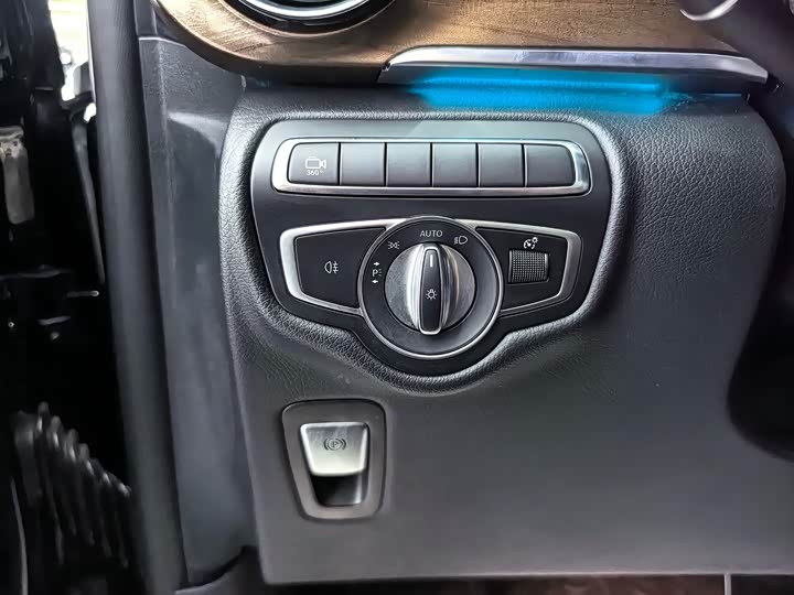 Фото 9 - Mercedes-Benz V-Class