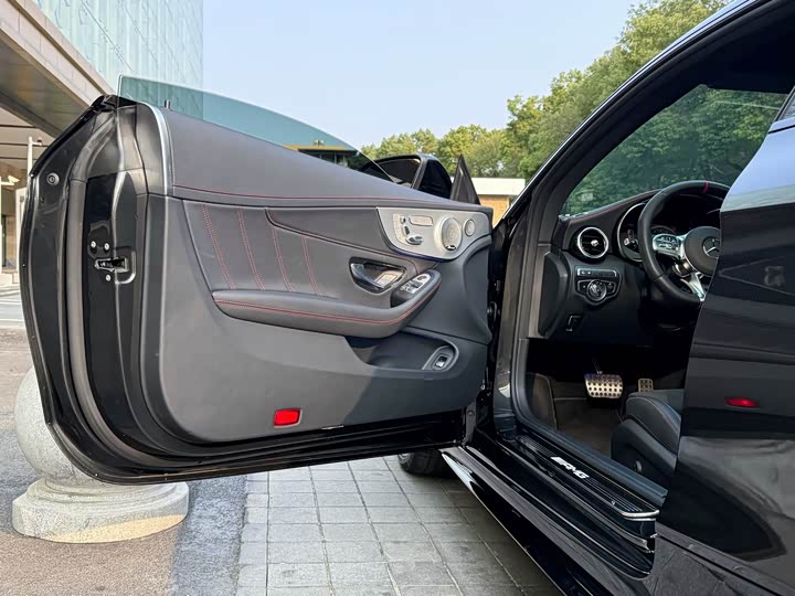 Фото 10 - Mercedes-Benz C-Class AMG