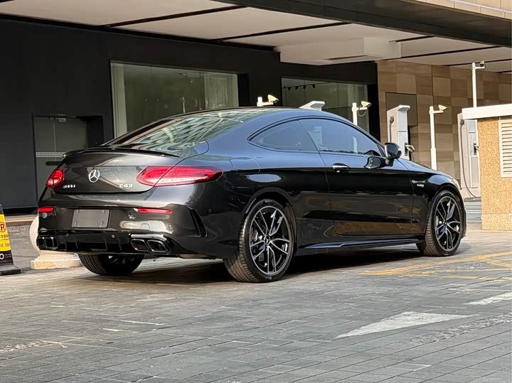 Фото 4 - Mercedes-Benz C-Class AMG