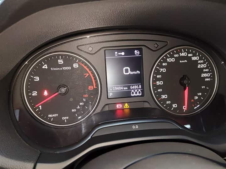 Фото 12 - Audi Q2L