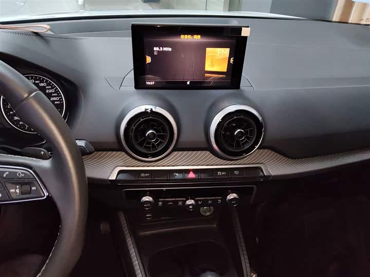 Фото 13 - Audi Q2L