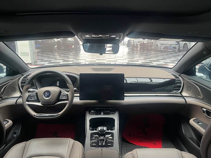 Фото 10 - BYD Han