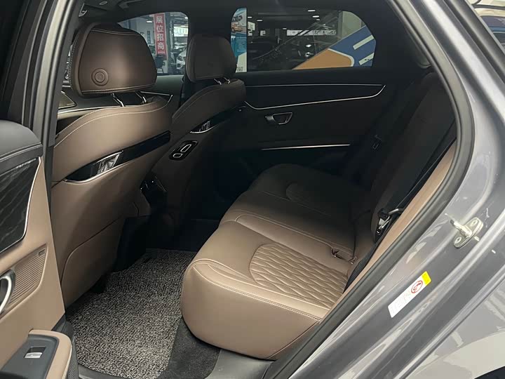 Фото 9 - BYD Han