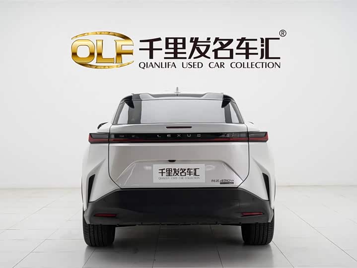 Фото 3 - Lexus RZ