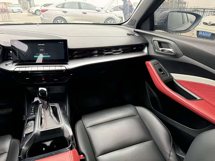 Фото 10 - MG Motor 5