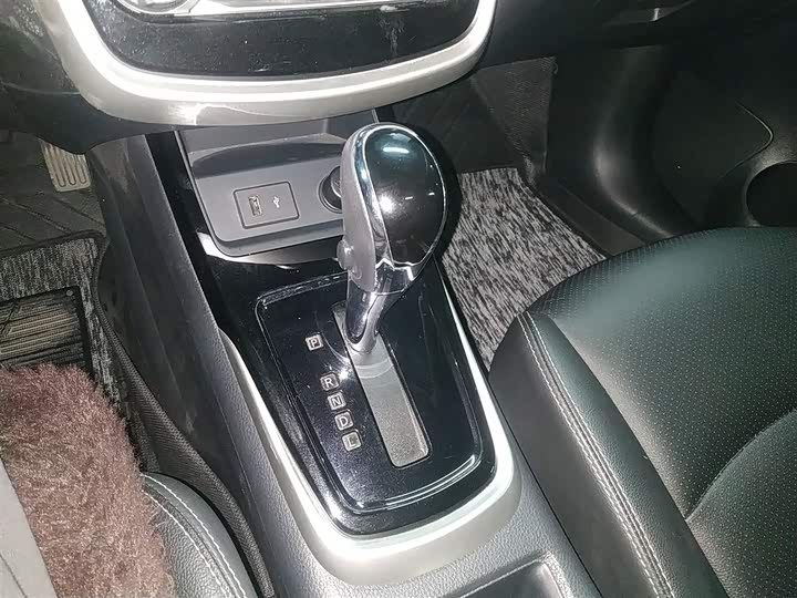 Фото 14 - Nissan Tiida