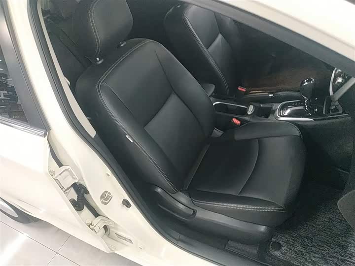 Фото 25 - Nissan Tiida