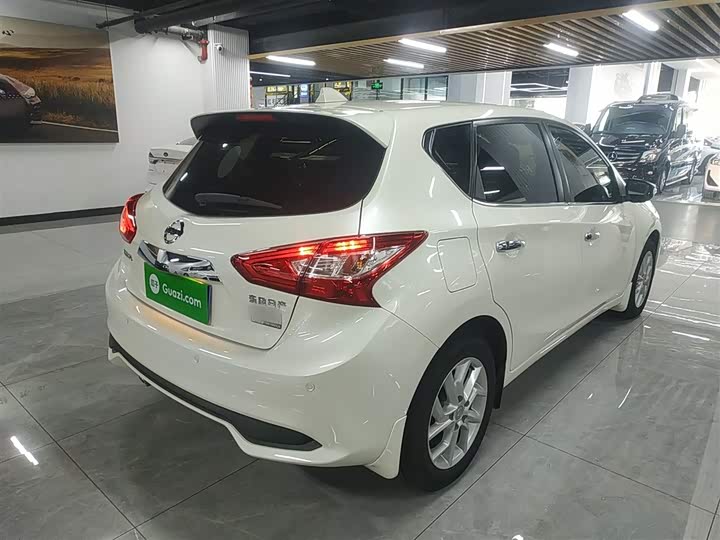 Фото 7 - Nissan Tiida