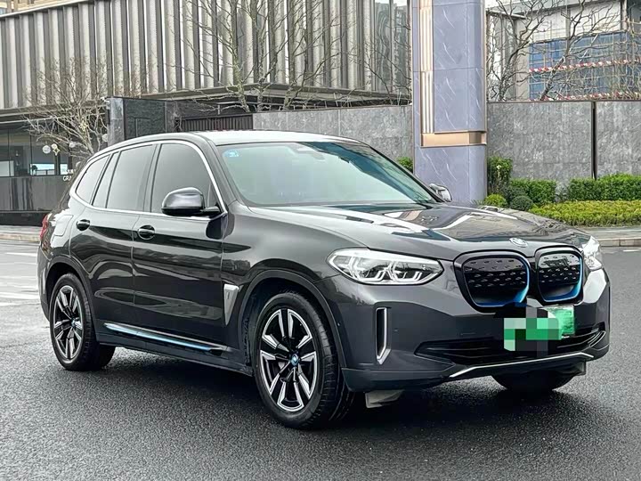 Фото 1 - BMW iX3