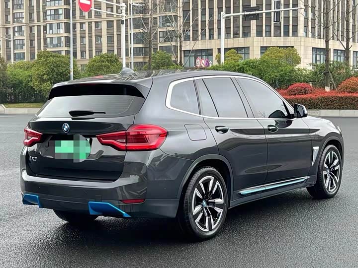 Фото 4 - BMW iX3