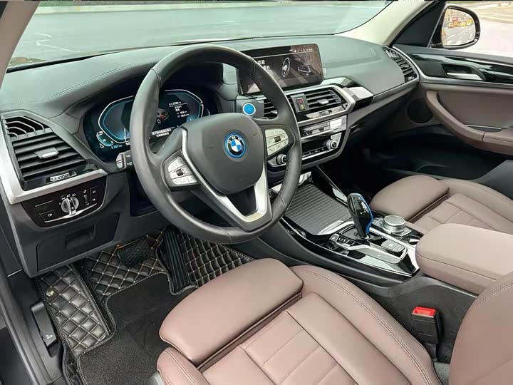 Фото 6 - BMW iX3